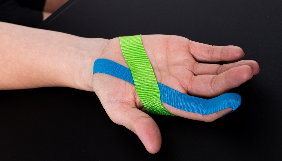 Hand en vinger tapen — CureTape kinesiologie tape instructies